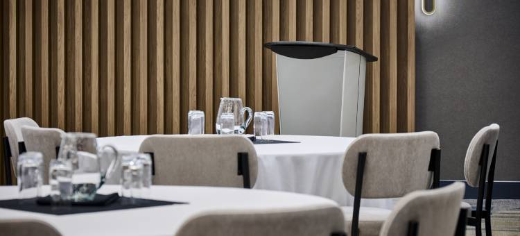 伯灵顿烛木套房酒店(Candlewood Suites BURLINGTON CONFERENCE CENTRE by IHG)图片