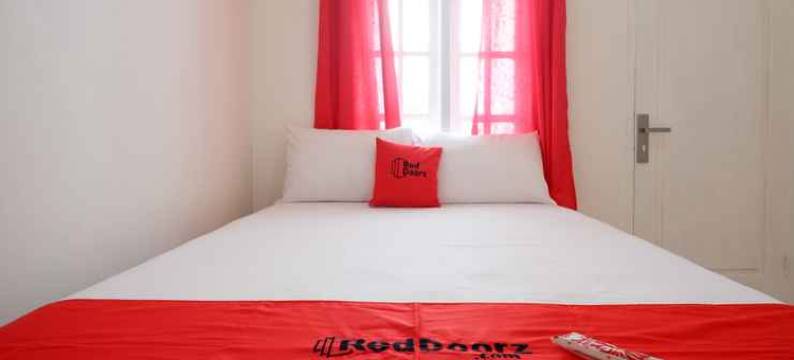 红多兹Plus酒店-近梭罗UMS(RedDoorz Plus Near Ums Solo)图片