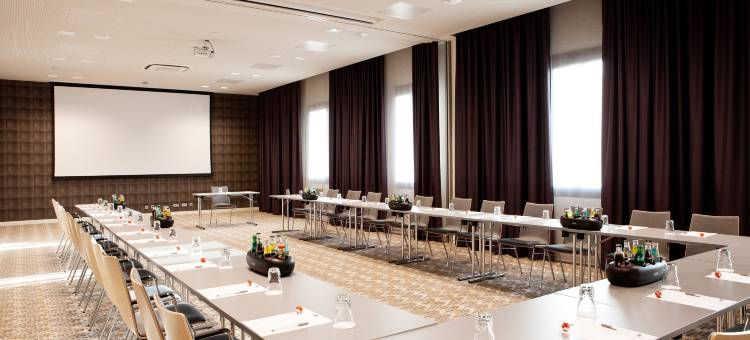 亚琛蒂沃利希尔顿欢朋酒店(Hampton by Hilton Aachen Tivoli)图片