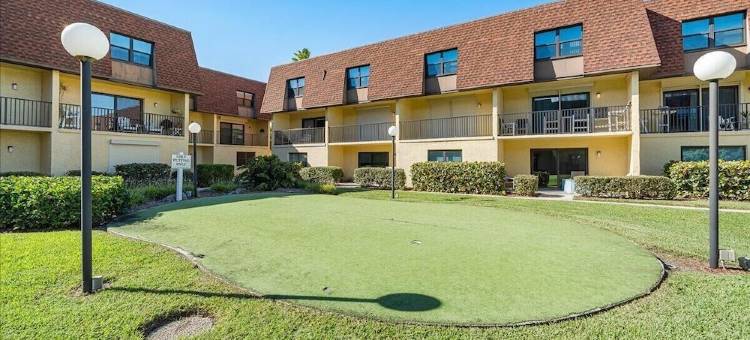 海滨实惠首层一居室公寓大厦 配特大床 & 恒温泳池!(Affordable ONE BR Main Floor Condo RIGHT ON THE BEACH w/ KING Bed & Heated POOL!)图片