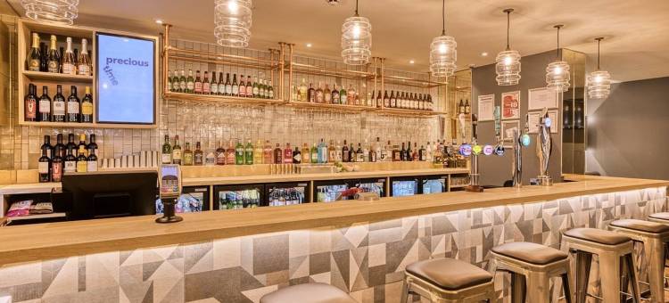 克里布斯铜锣湾(M5,J17)布里斯托尔普瑞米尔酒店(Premier Inn Bristol Cribbs Causeway (M5, J17))图片