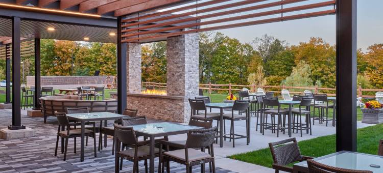 佩托斯基万豪万怡酒店(Courtyard Petoskey at Victories Square)图片