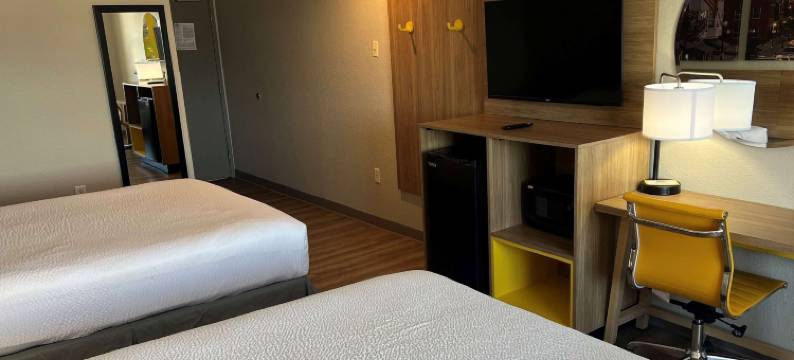 近堪萨斯赛道温德姆戴斯酒店(Days Inn by Wyndham Near Kansas Speedway)图片