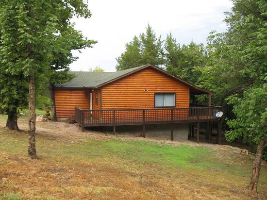 Perfect Lakefront Cabin On Table Rock With Hot Tub and WiFi