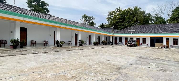 Urbanview Hotel Grand Seven One Kaur图片