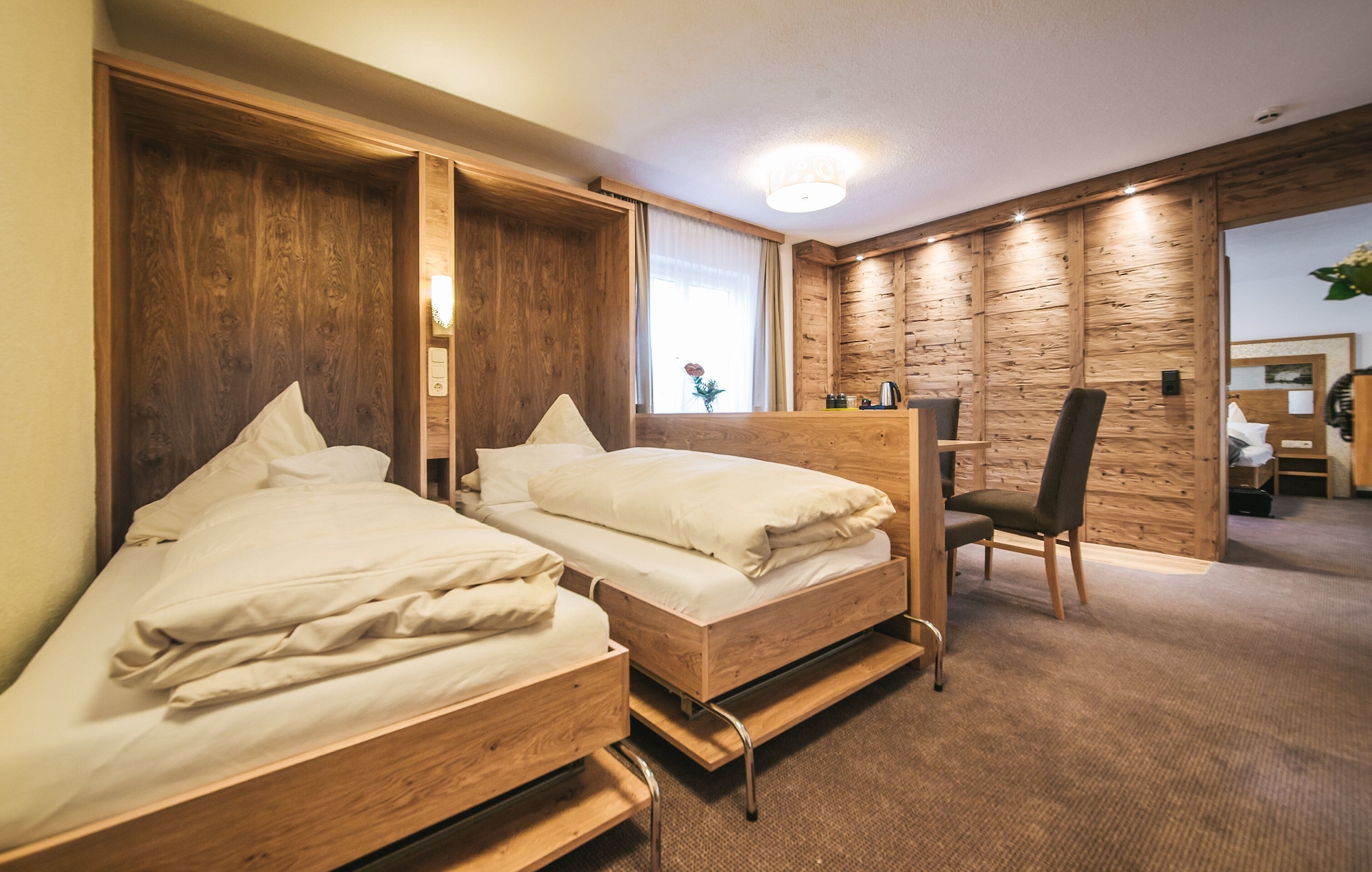 Arlen Lodge HotelOver view