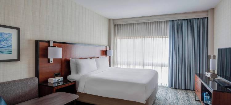 休斯顿乔治布什洲际机场万豪酒店(Houston Airport Marriott at George Bush InterContinental)图片