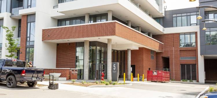 基奇纳洗衣房站公园(The Laundry Rooms Station Park Kitchener)图片