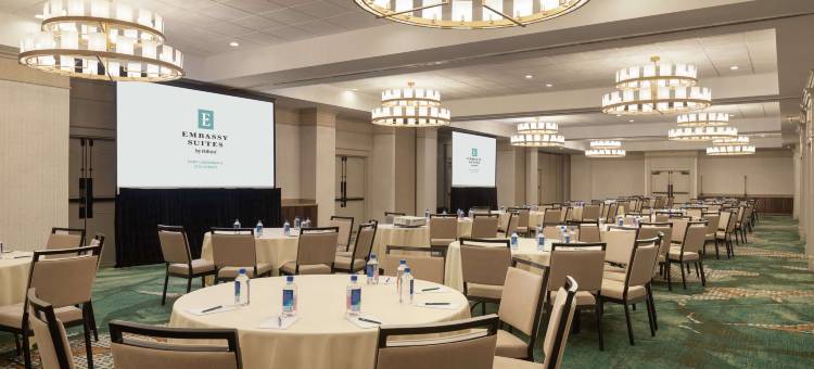 劳德代尔堡第 17 街希尔顿安泊酒店(Embassy Suites by Hilton Fort Lauderdale 17th Street)图片