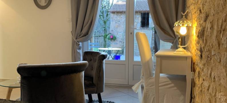 森林中的母鹿(La Biche au Bois)图片