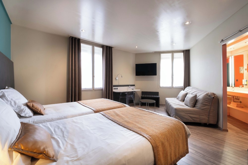 Logis Hôtel de Bourgogne - Mâcon Over view