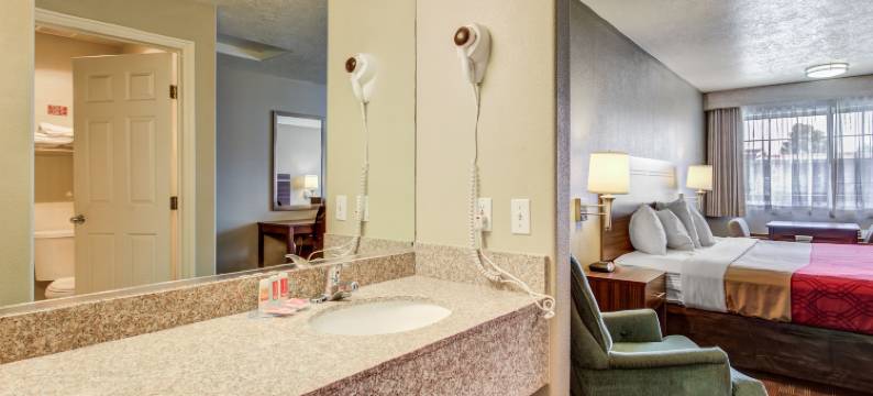 圣乔治北伊克诺旅馆-近先锋公园(Econo Lodge St George North - Near Pioneer Park)图片