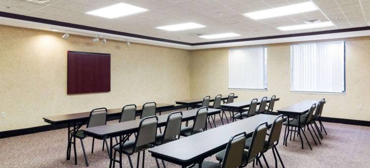 品质套房酒店米德兰北环路250(Quality Suites Midland North Loop 250)图片