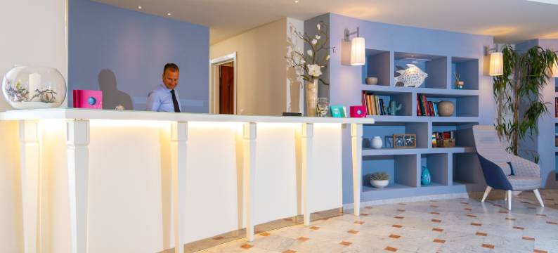 普拉塞酒店(Hotel Plaza)图片