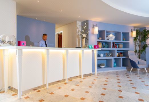 Hotel Plaza Hotel Overview