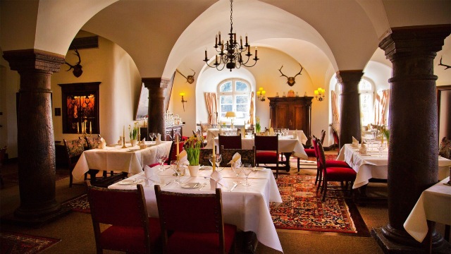Hotel Und Restaurant Burg Schnellenberg Hotel Overview