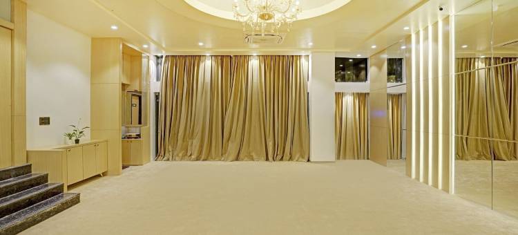 Treebo 高级金色幸福特里穆尔蒂广场(Treebo Premium Golden Bliss Trimurti Nagar Square)图片