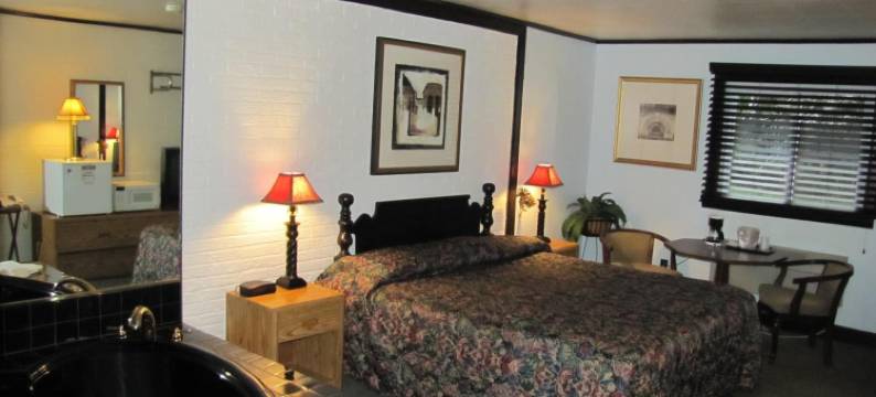 默瑟-格罗夫市科洛尼酒店(Colonial Inn Mercer-Grove City)图片