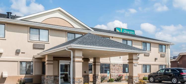 科拉尔维尔爱荷华河兰丁凯艺酒店(Quality Inn Coralville - Iowa River Landing)图片
