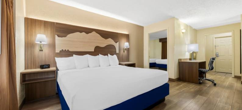 中心点贝斯特韦斯特酒店(Best Western Center Pointe Inn)图片