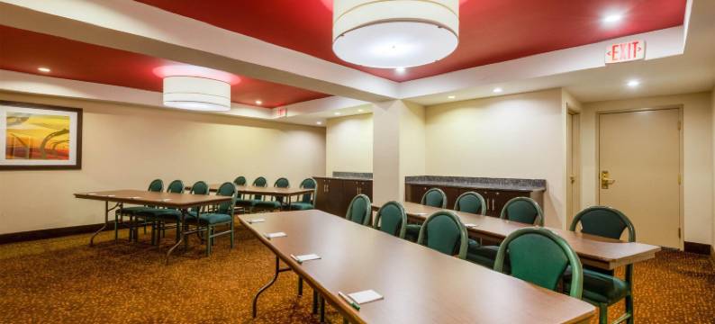 夏莫维尔拉昆塔温德姆套房酒店/ 新河峡谷国家公园(La Quinta Inn & Suites Summersville/New River National Park)图片