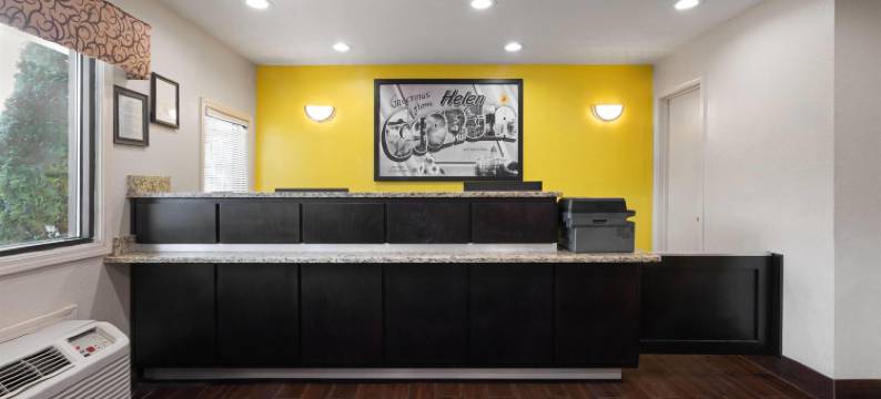 海伦红顶酒店(Super 8 by Wyndham Helen)图片