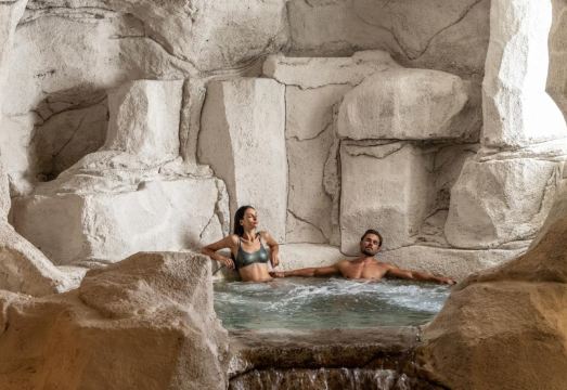 Crown Resorts Horizon HotelHotel Overview