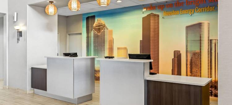 休斯顿能源走廊拉昆塔温德姆套房酒店(La Quinta Inn & Suites by Wyndham Houston Energy Corridor)图片