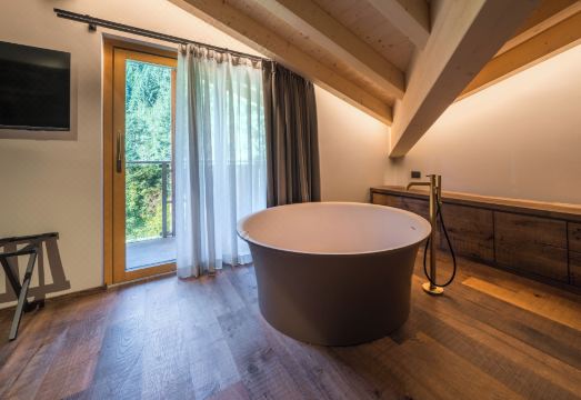 Hotel LorenzettiHotel Overview