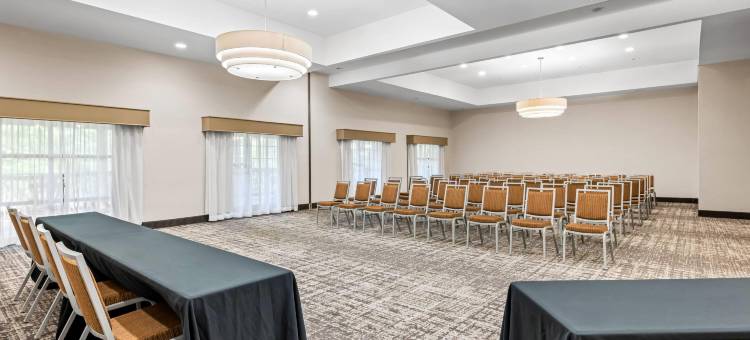 布恩大学拉昆塔温德姆套房酒店(La Quinta Inn & Suites by Wyndham Boone University)图片