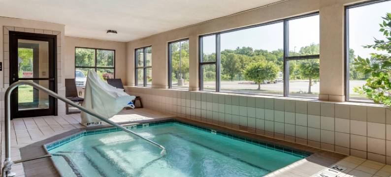 舒适套房酒店-格兰德维尔大激流城西南(Comfort Suites Grandville - Grand Rapids SW)图片