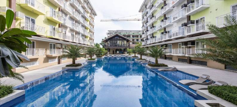 Stylish Condo 3-minutes to Airport, Poolview at Amani Grand Resort Residences图片