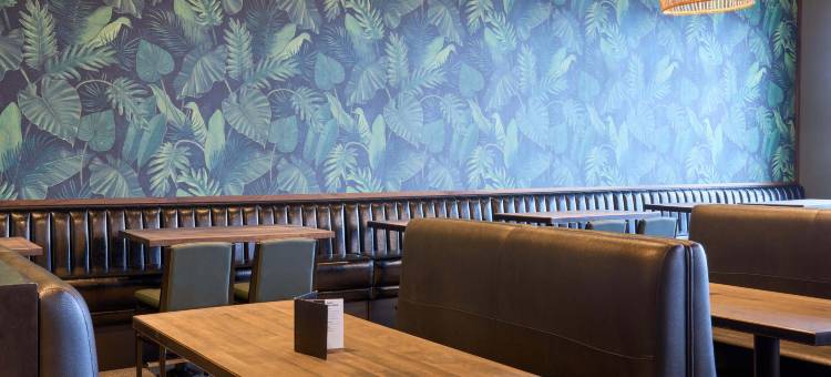 乔治王子城桑德曼签名酒店(Sandman Signature Prince George Hotel)图片