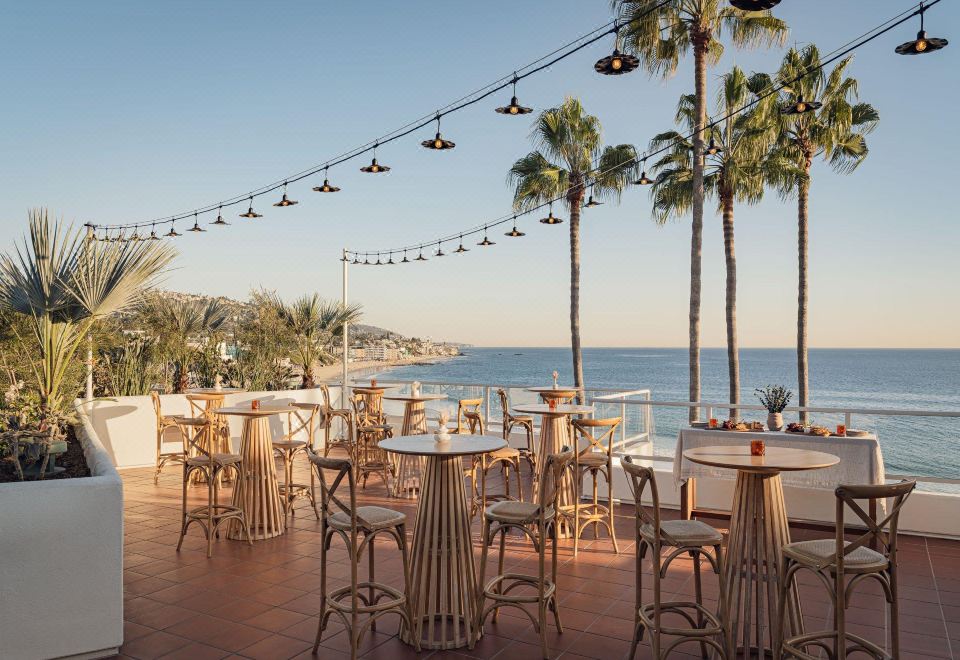 Casa Loma Beach Hotel Hotel Overview