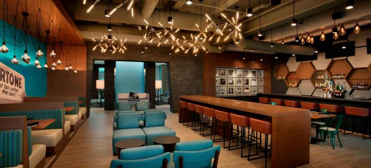 迈阿密机场福朋喜来登酒店(Four Points by Sheraton Miami Airport)图片