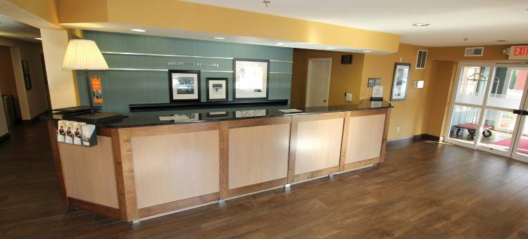 希尔顿欢朋酒店-桑杜斯开中心(Hampton Inn Sandusky-Central)图片