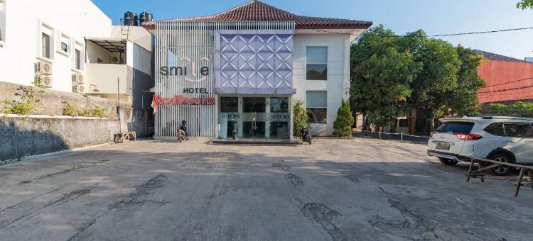 果阿桑亚拉吉红多兹酒店(RedDoorz Near Goa Sunyaragi)图片