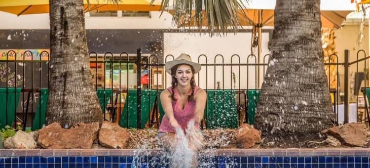 红岩青年旅舍(Red Rock Hostel)图片