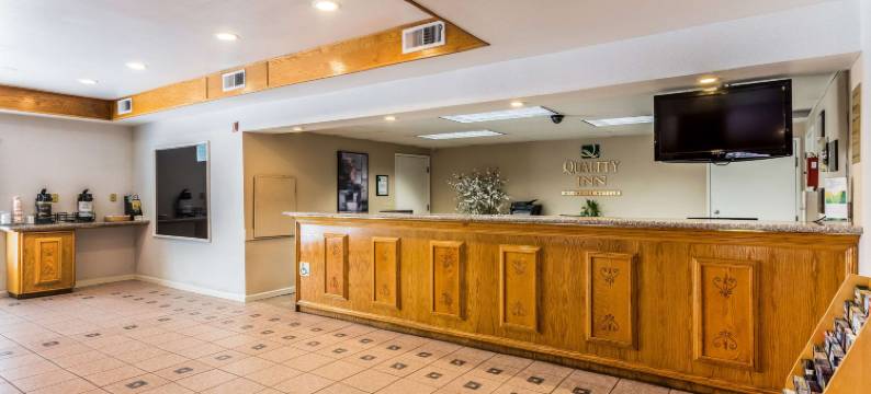 弗雷斯诺近大学凯艺酒店(Quality Inn Fresno Near University)图片