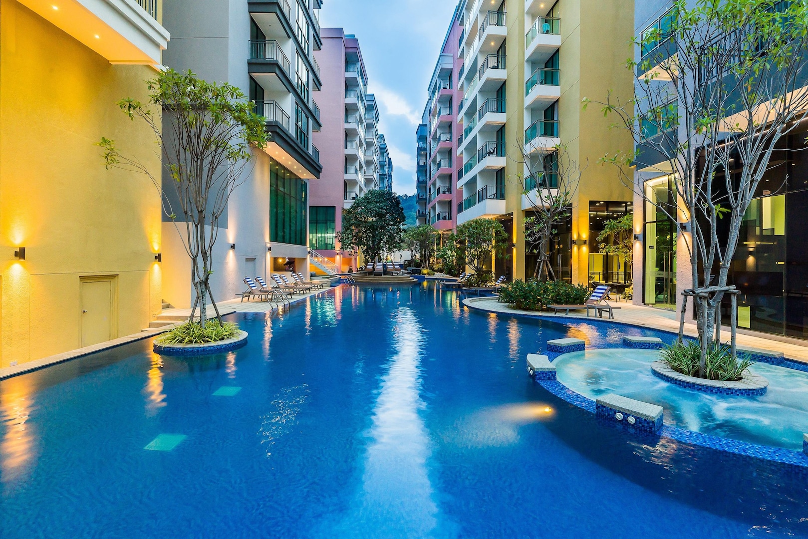 Citrus Grande Hotel Pattaya by Compass Hospitality Over view
