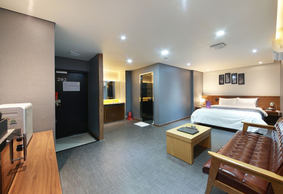 Gimpo Drive-in Hotel LaboumHotel Overview