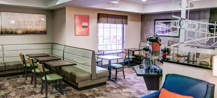 匹兹堡机场舒适套房酒店(Comfort Suites Pittsburgh Airport)图片