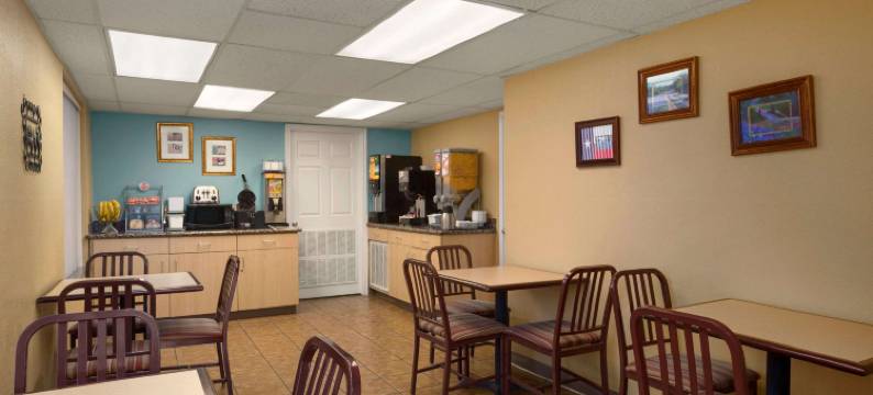 奥斯汀市中心-国会大厦速8酒店(Super 8 by Wyndham Austin Downtown/Capitol Area)图片