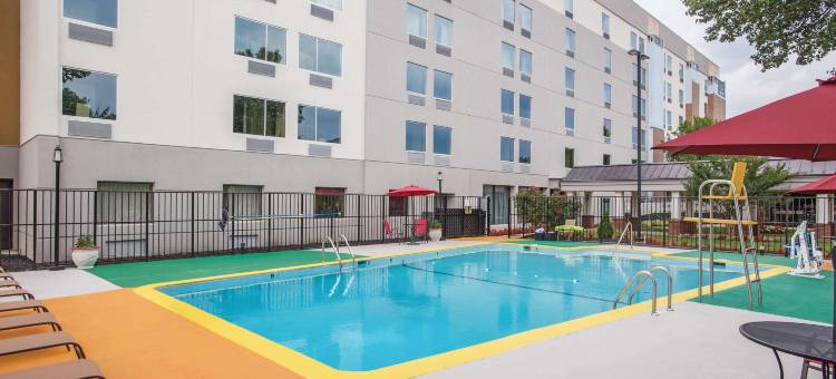 华盛顿地铁首都环带拉昆塔温德姆套房酒店(La Quinta Inn & Suites by Wyndham DC Metro Capital Beltway)图片