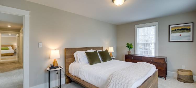 在卢特兰市中心更新的房子，靠近坡道(Updated Home in Heart of Rutland, Near Slopes)图片