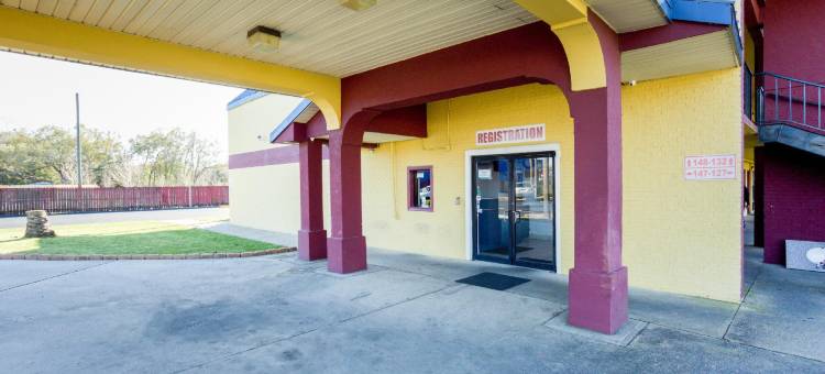 OYO彭萨科拉I-10 & 29号高速公路酒店(OYO Hotel Pensacola I-10 & Hwy 29)图片