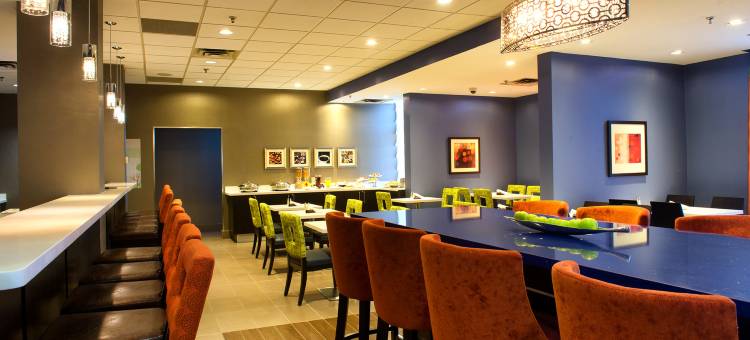 假日酒店及套房密西沙加西/梅多维尔(Holiday Inn & Suites Mississauga West - Meadowvale)图片