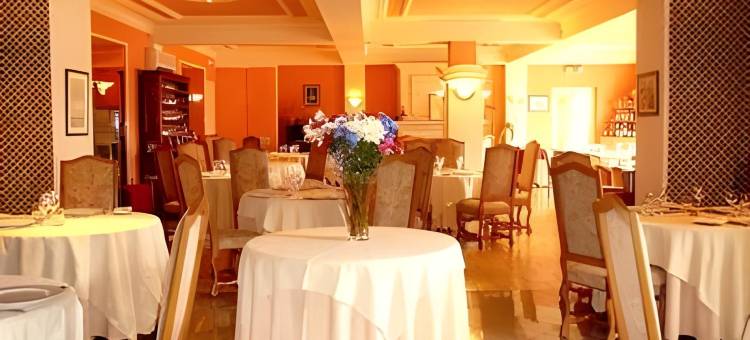罗吉斯欧梅松酒店(Logis Hôtel Restaurant Aux Maisons)图片