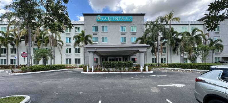 黎明城索格拉斯米尔斯拉昆塔温德姆套房酒店(La Quinta Inn & Suites by Wyndham Sawgrass)图片