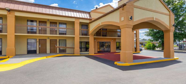 奥克格罗夫/坎贝尔堡戴斯酒店(Days Inn by Wyndham Oak Grove/Ft. Campbell)图片